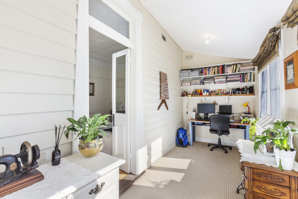 23 Moorecourt Avenue, Springwood NSW 2777 — photo 15
