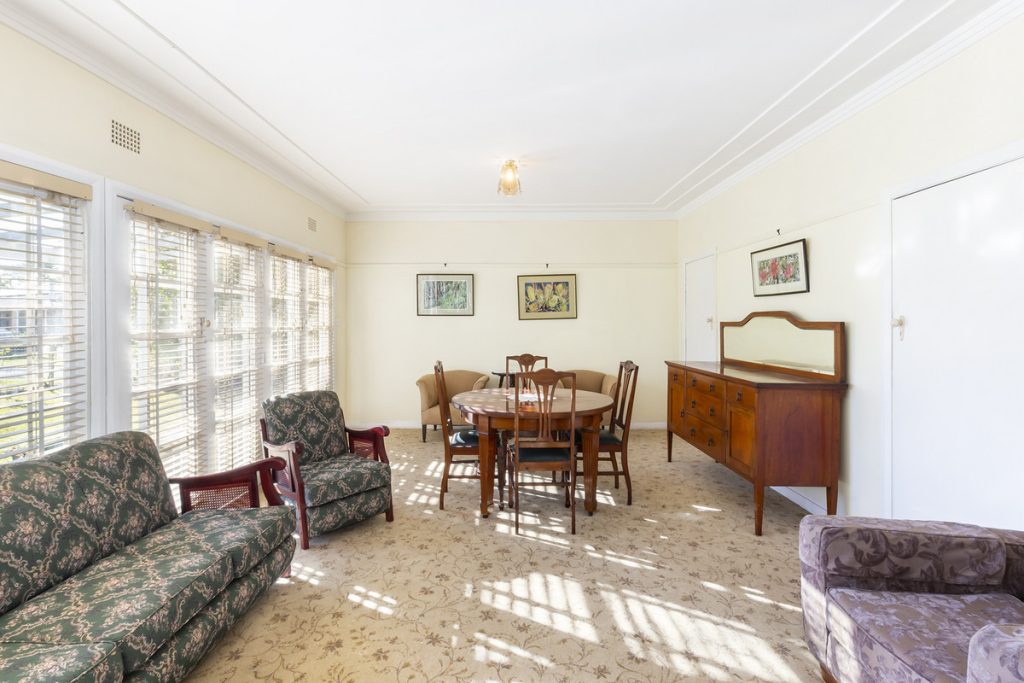 1 Paterson Road, Springwood NSW 2777 — photo 2