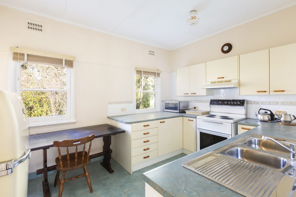 1 Paterson Road, Springwood NSW 2777 — photo 3