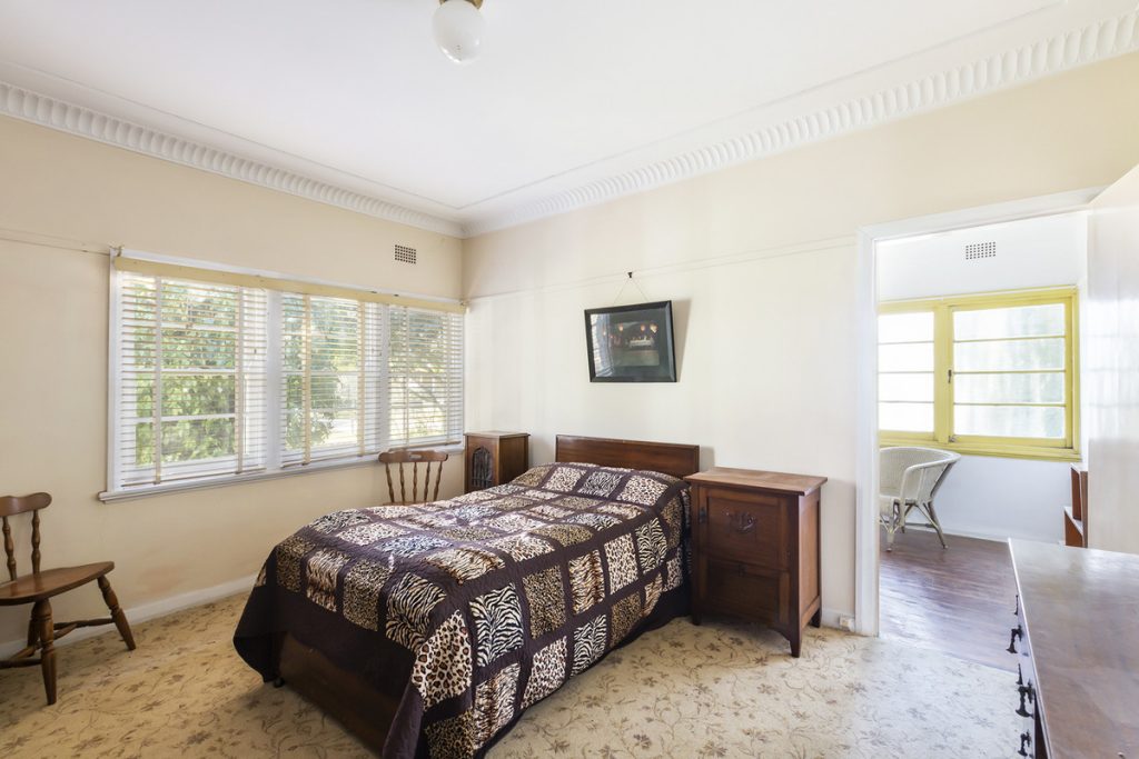 1 Paterson Road, Springwood NSW 2777 — photo 5