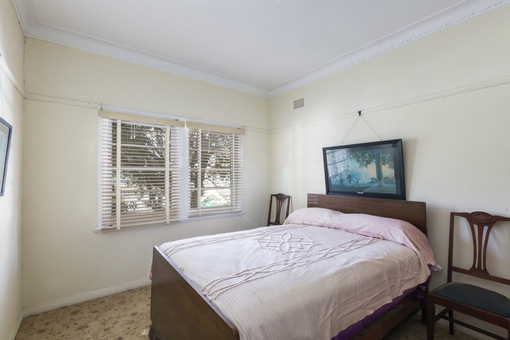 1 Paterson Road, Springwood NSW 2777 — photo 6