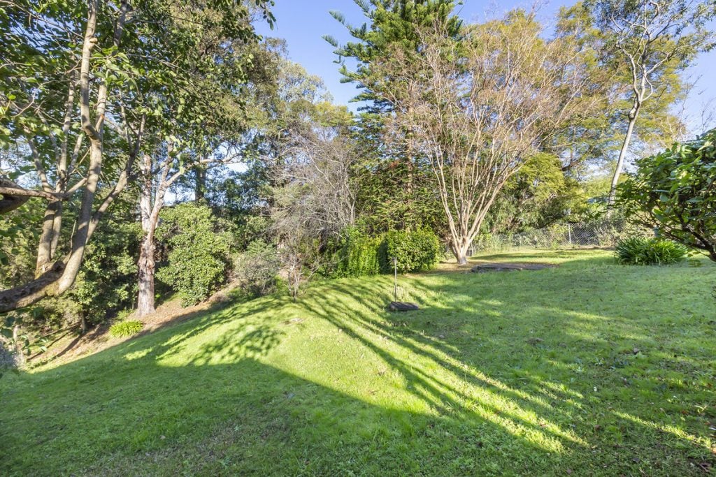 1 Paterson Road, Springwood NSW 2777 — photo 10