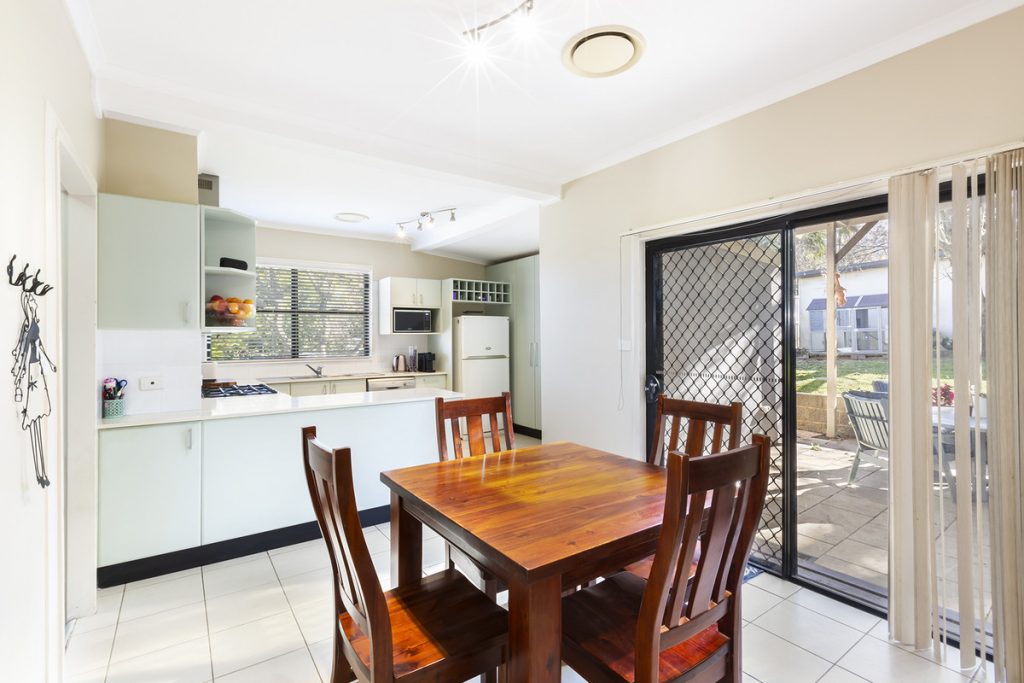 3 Parkes Crescent, Faulconbridge NSW 2776 — photo 2
