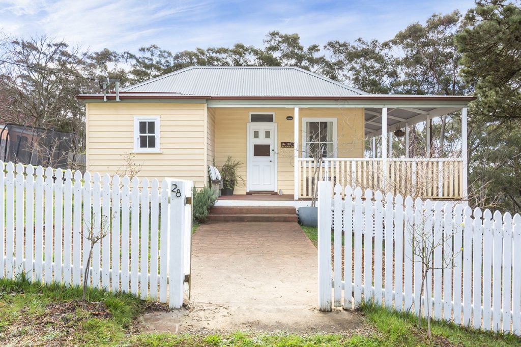 28 Westbourne Avenue, Wentworth Falls NSW 2782