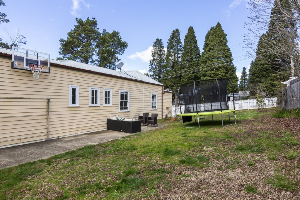 28 Westbourne Avenue, Wentworth Falls NSW 2782 — photo 13