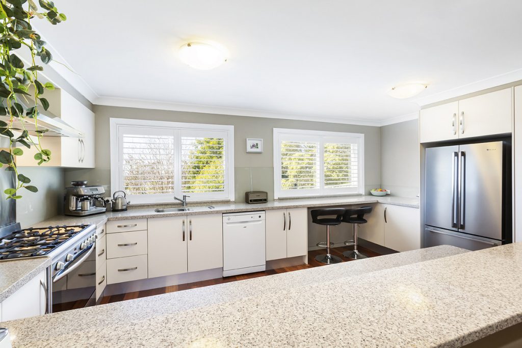 15 Coomassie Avenue, Faulconbridge NSW 2776 — photo 3