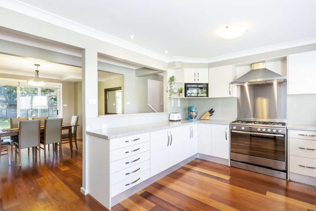15 Coomassie Avenue, Faulconbridge NSW 2776 — photo 4