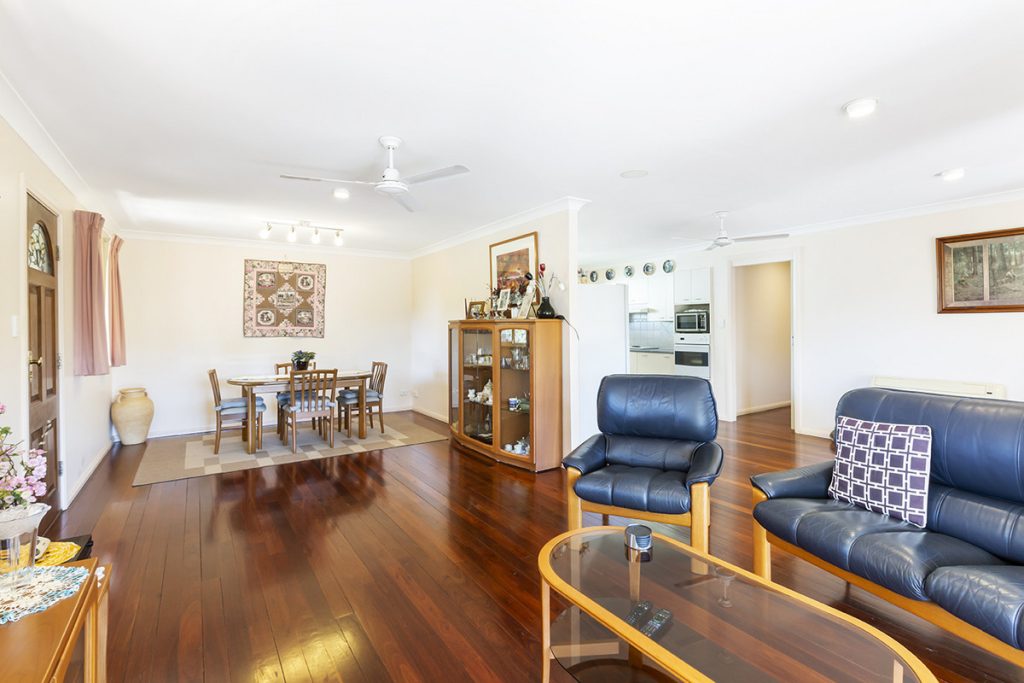 14 Lugano Avenue, Springwood NSW 2777 — photo 2