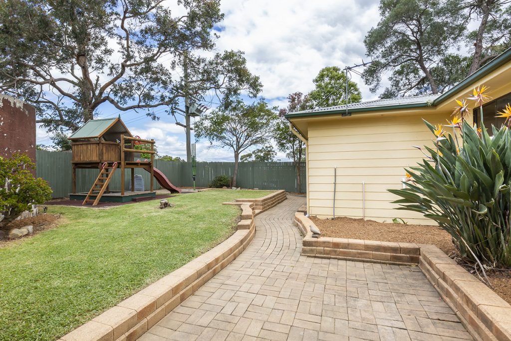 14 Booker Road, Hawkesbury Heights NSW 2777 — photo 13