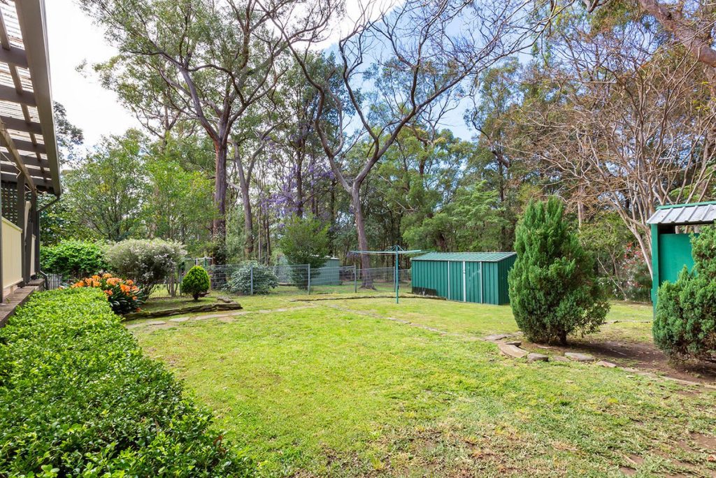 17 Boronia Crescent, Winmalee NSW 2777 — photo 9