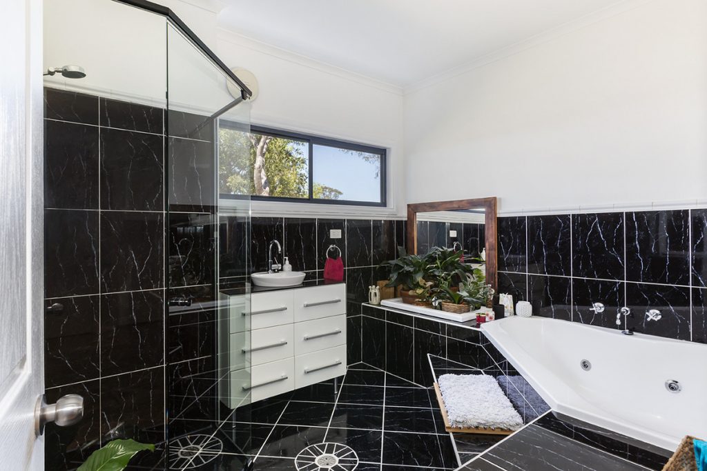 8 Glossop Road, Linden NSW 2778 — photo 11