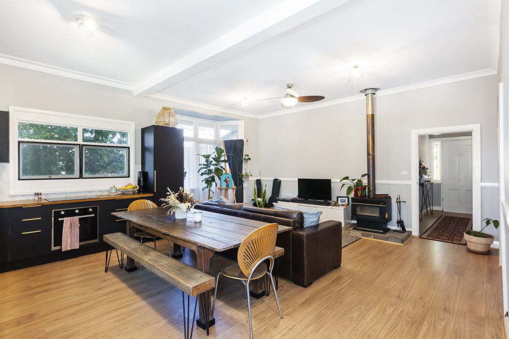 19 Great Western Highway, Valley Heights NSW 2777 — photo 2