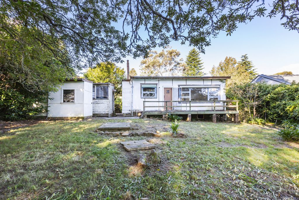 15 Buena Vista Avenue, Wentworth Falls NSW 2782 — photo 2