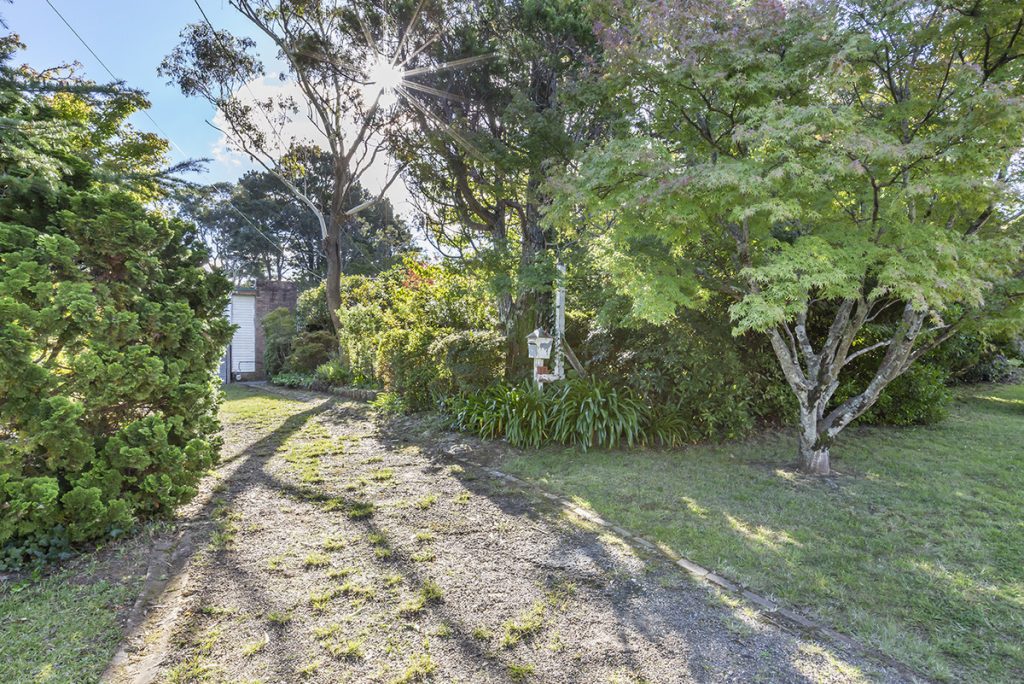 15 Buena Vista Avenue, Wentworth Falls NSW 2782 — photo 4