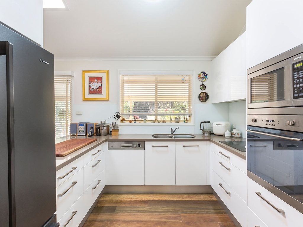 8 Gahnia Way, Winmalee NSW 2777 — photo 2