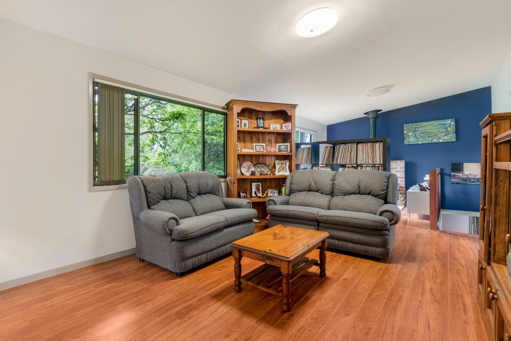 18 Parkes Crescent, Faulconbridge NSW 2776 — photo 2