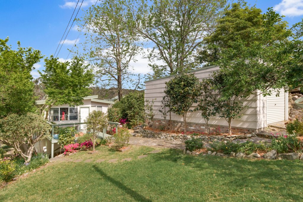 18 Parkes Crescent, Faulconbridge NSW 2776