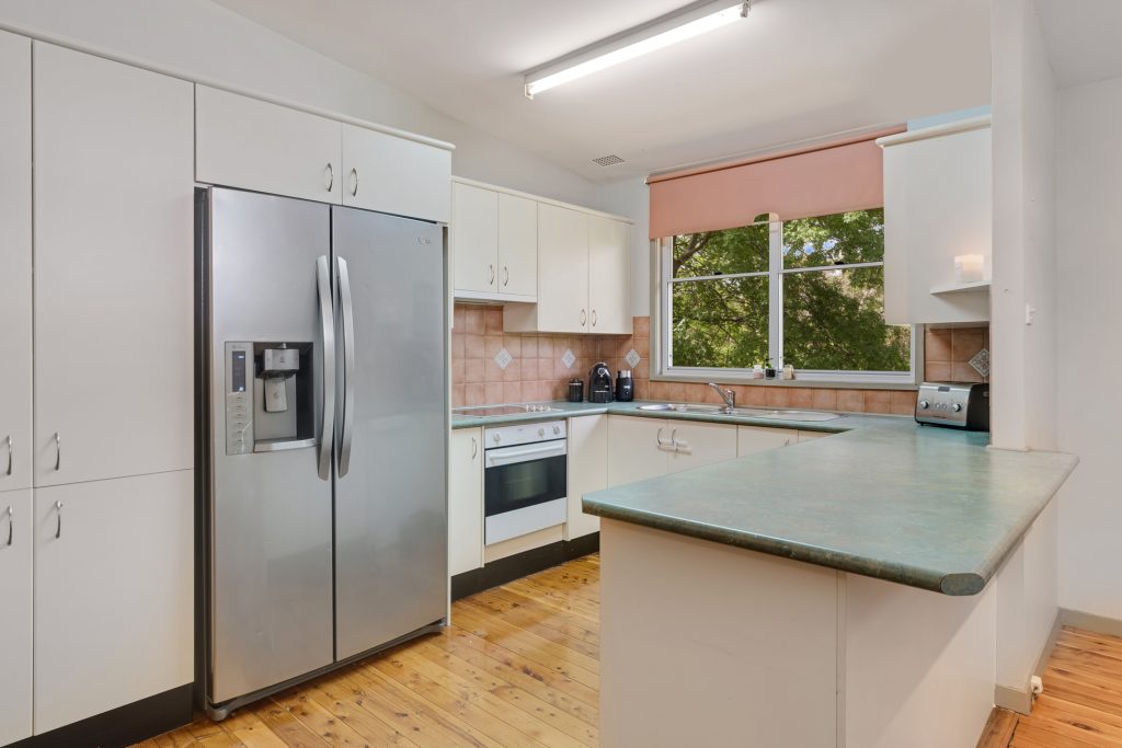 18 Parkes Crescent, Faulconbridge NSW 2776 — photo 3