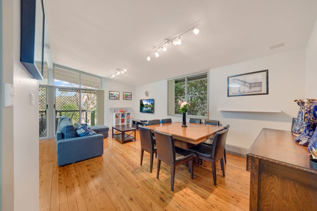 18 Parkes Crescent, Faulconbridge NSW 2776 — photo 4