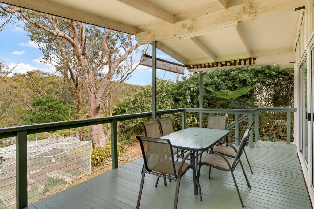 18 Parkes Crescent, Faulconbridge NSW 2776 — photo 9