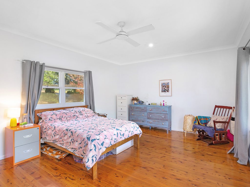 10 Burns Road, Springwood NSW 2777 — photo 4