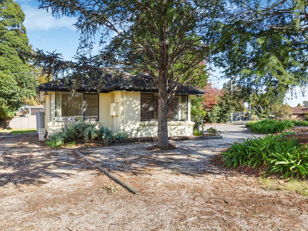 27 Dixon Road, Blaxland NSW 2774 — photo 2