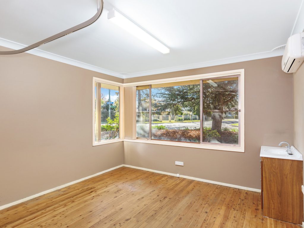 27 Dixon Road, Blaxland NSW 2774 — photo 4