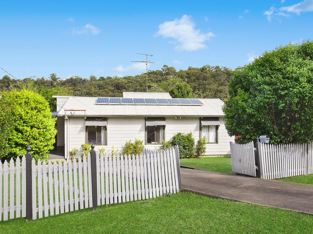 22 Parkes Crescent, Faulconbridge NSW 2776
