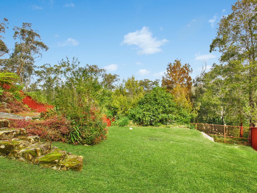 22 Parkes Crescent, Faulconbridge NSW 2776 — photo 8