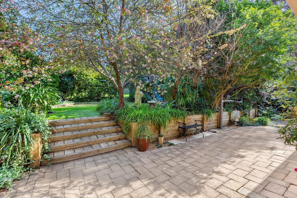 11 Kent Street, Winmalee NSW 2777 — photo 12