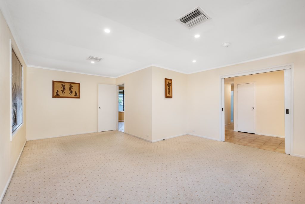 5 Blue Gum Crescent, Blaxland NSW 2774 — photo 3