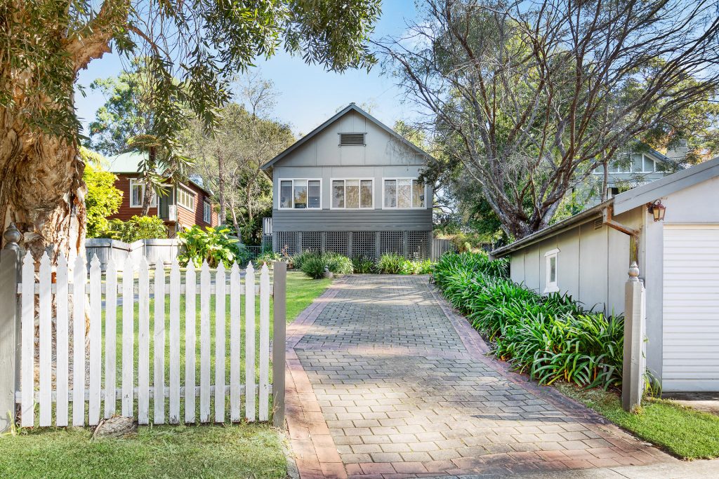 20 Boomerang Road, Springwood NSW 2777