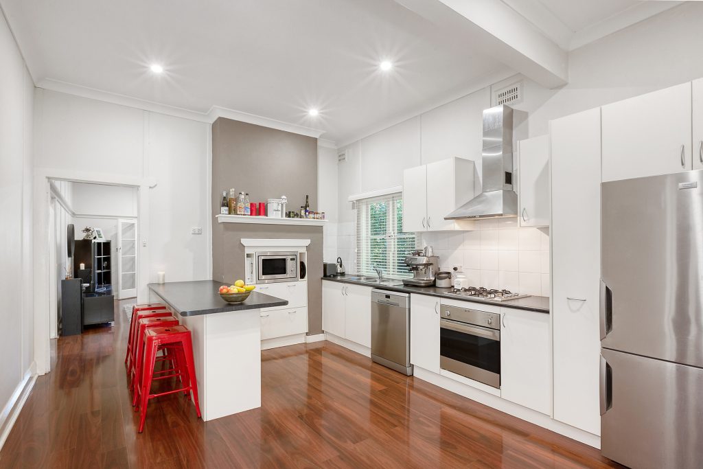 20 Boomerang Road, Springwood NSW 2777 — photo 3