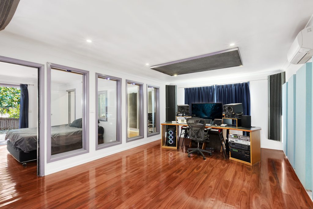 20 Boomerang Road, Springwood NSW 2777 — photo 4