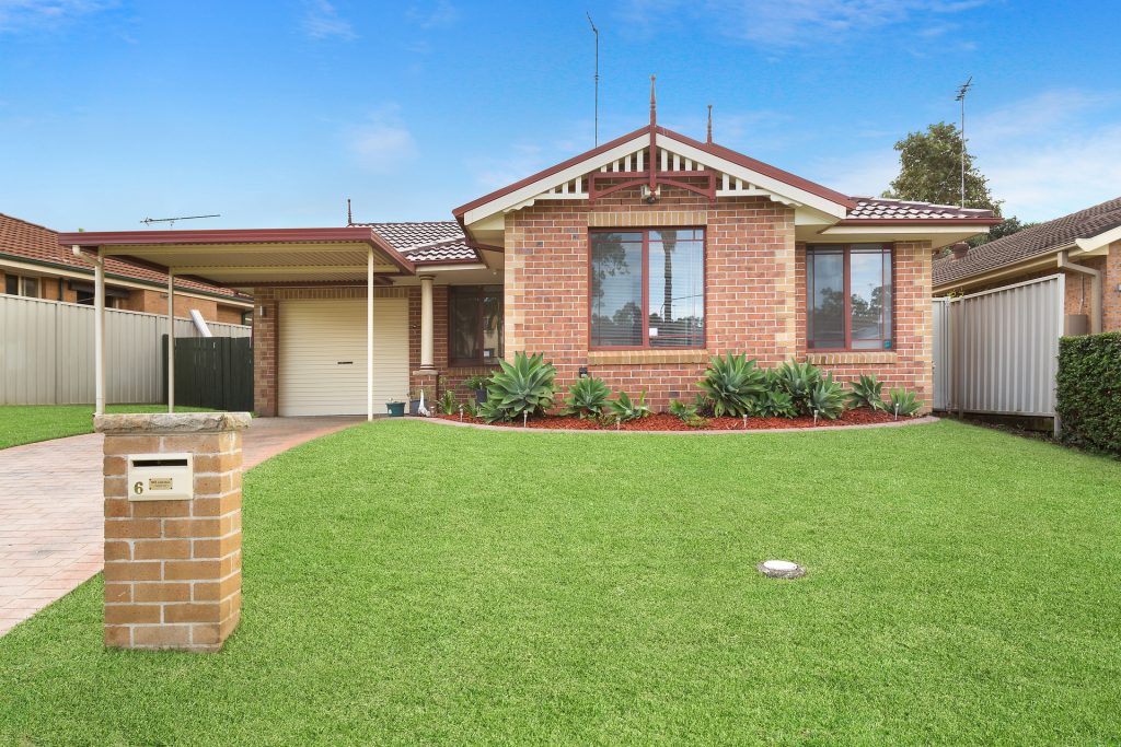 6 Harwood Circuit, Glenmore Park NSW 2745