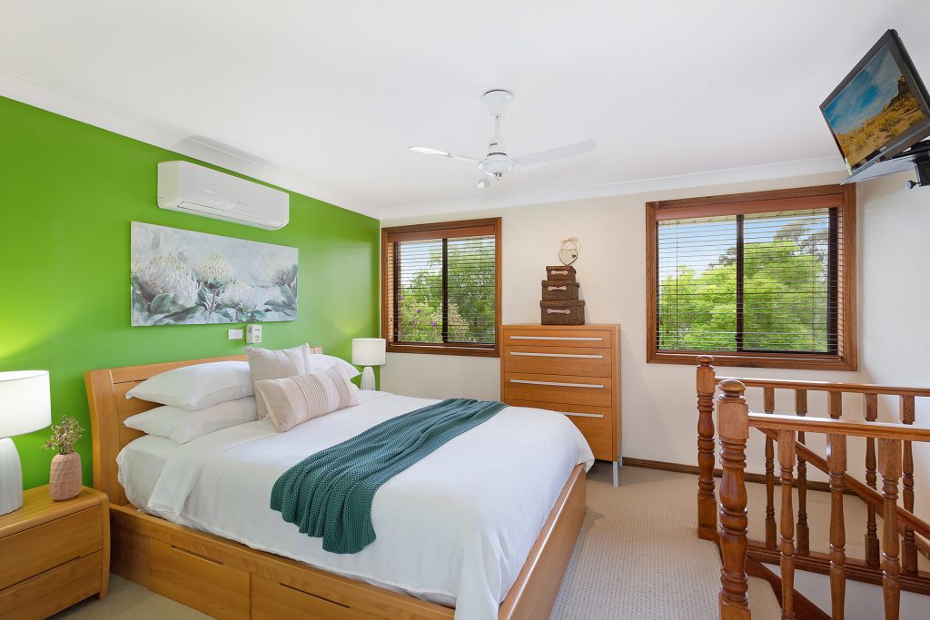 17 Fairways Crescent, Springwood NSW 2777 — photo 2