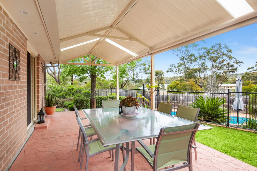 17 Fairways Crescent, Springwood NSW 2777 — photo 12