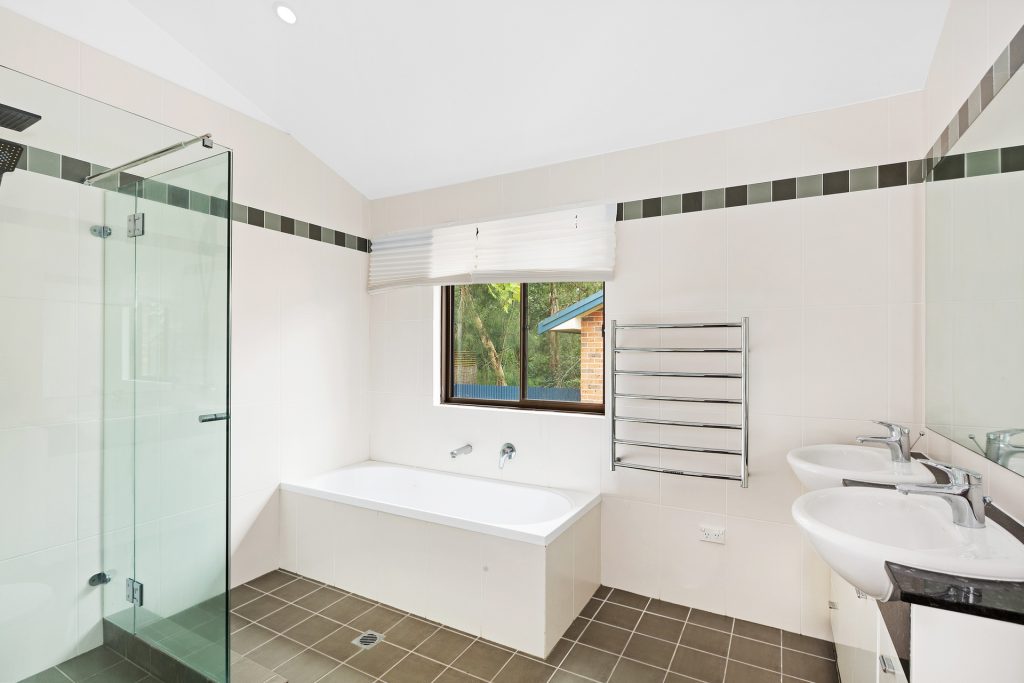 60 The High Road, Blaxland NSW 2774 — photo 12