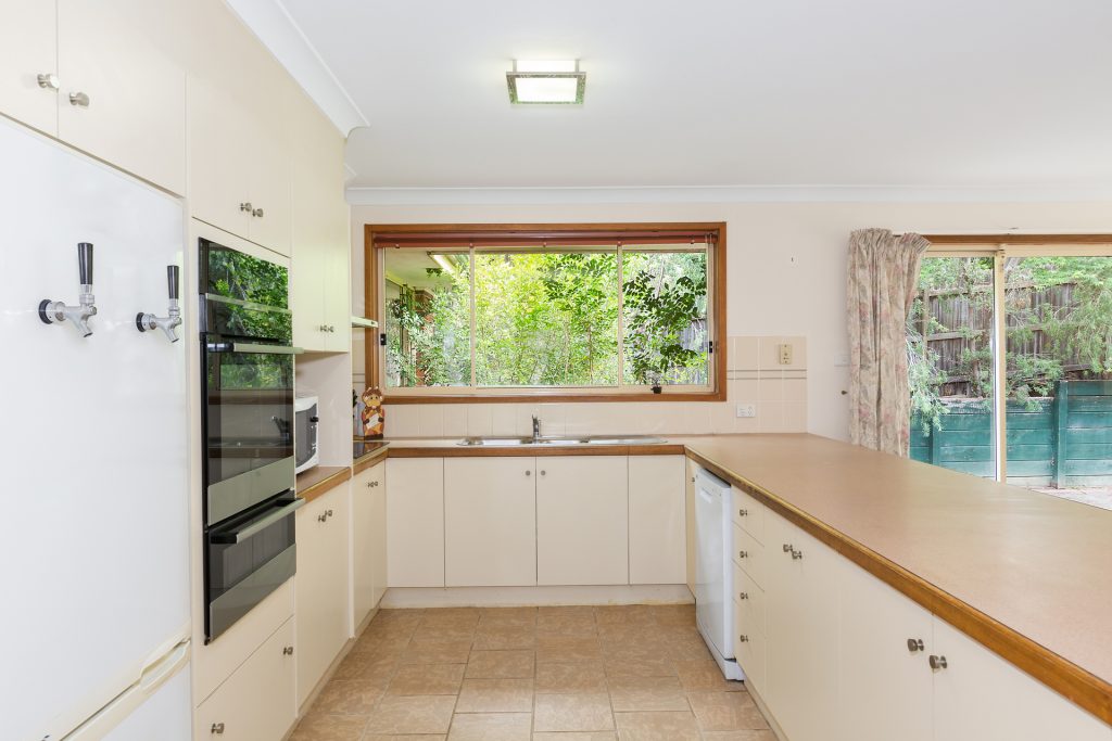 37 Uncle Wattleberry Crescent, Faulconbridge NSW 2776 — photo 2