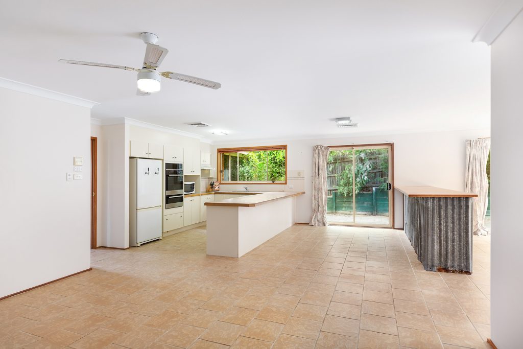 37 Uncle Wattleberry Crescent, Faulconbridge NSW 2776 — photo 3