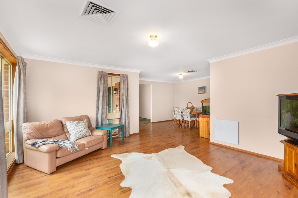 37 Uncle Wattleberry Crescent, Faulconbridge NSW 2776 — photo 5