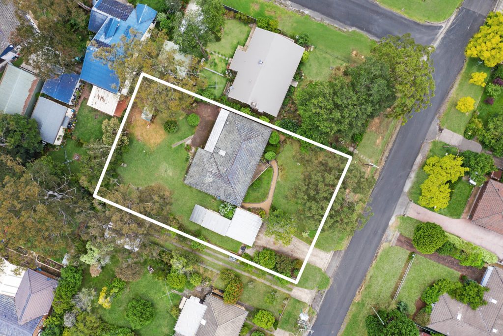 16 Crampton Drive, Springwood NSW 2777 — photo 11