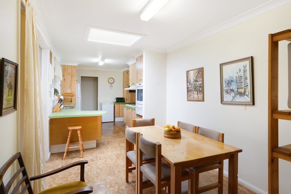 16 Crampton Drive, Springwood NSW 2777 — photo 4