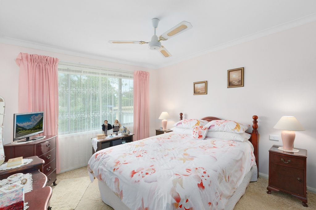16 Crampton Drive, Springwood NSW 2777 — photo 5