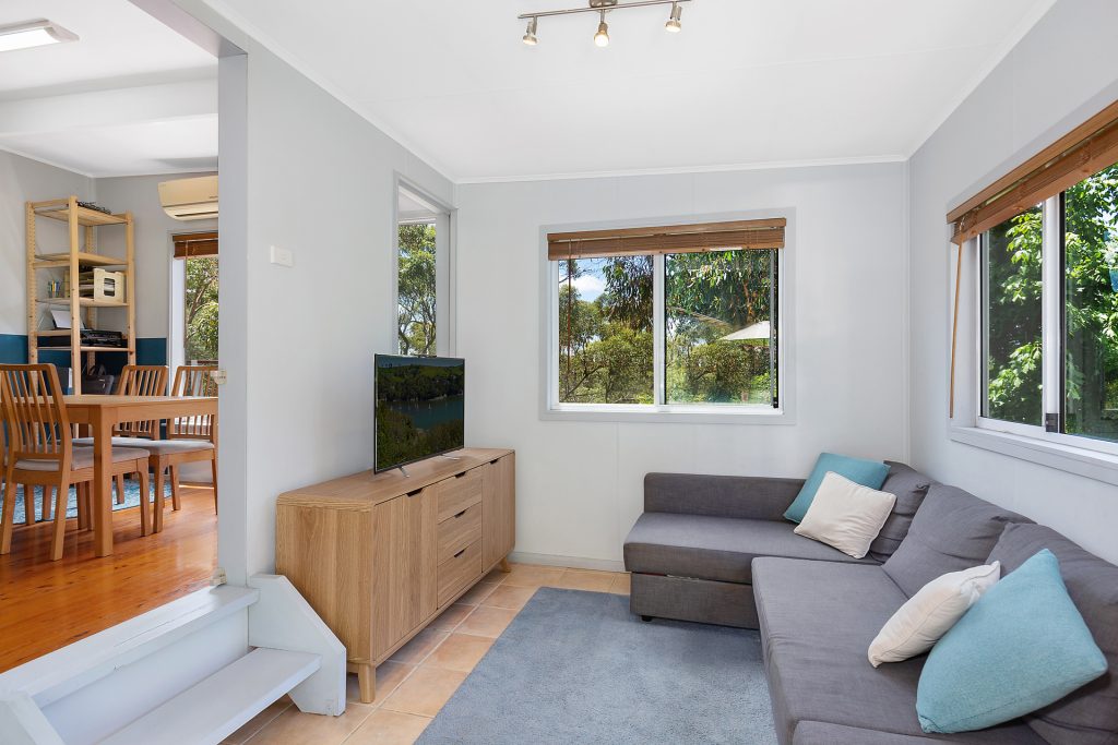 81 St Georges Crescent, Faulconbridge NSW 2776 — photo 2