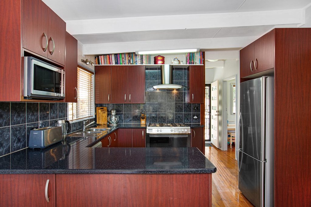 81 St Georges Crescent, Faulconbridge NSW 2776 — photo 3