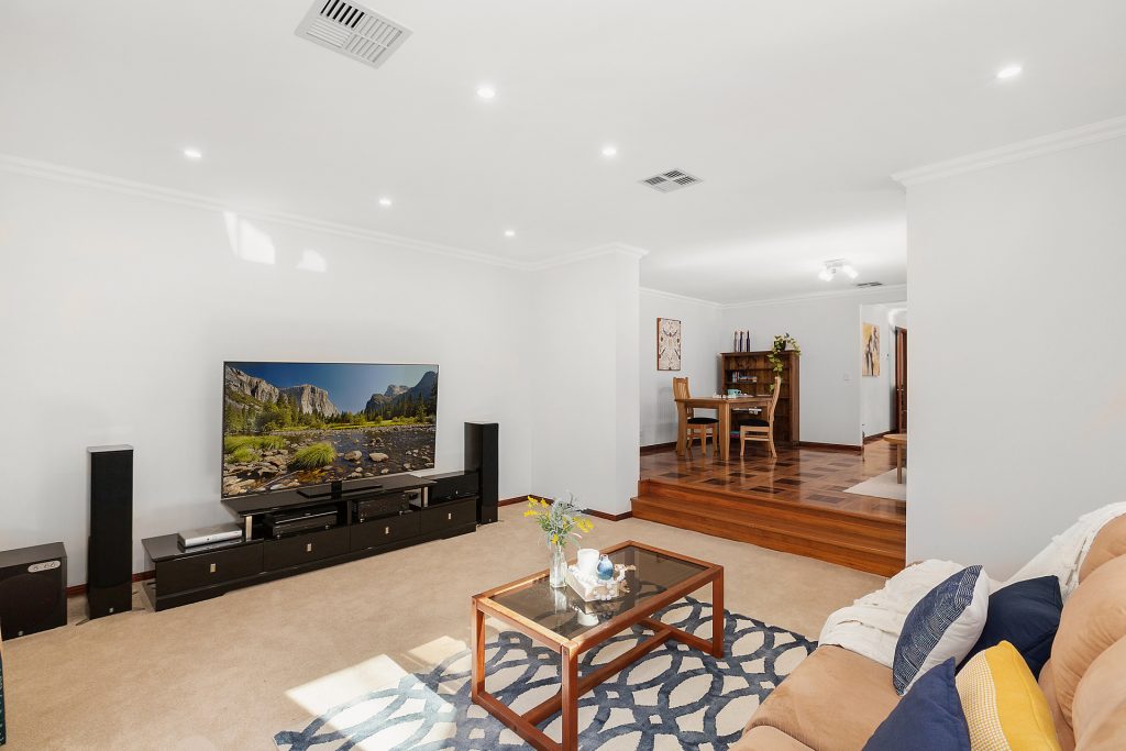 28 Hilton Road, Springwood NSW 2777 — photo 6