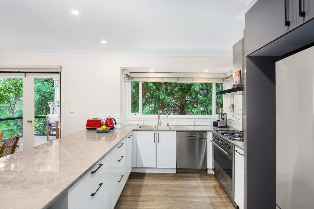 4B Paterson Road, Springwood NSW 2777 — photo 2