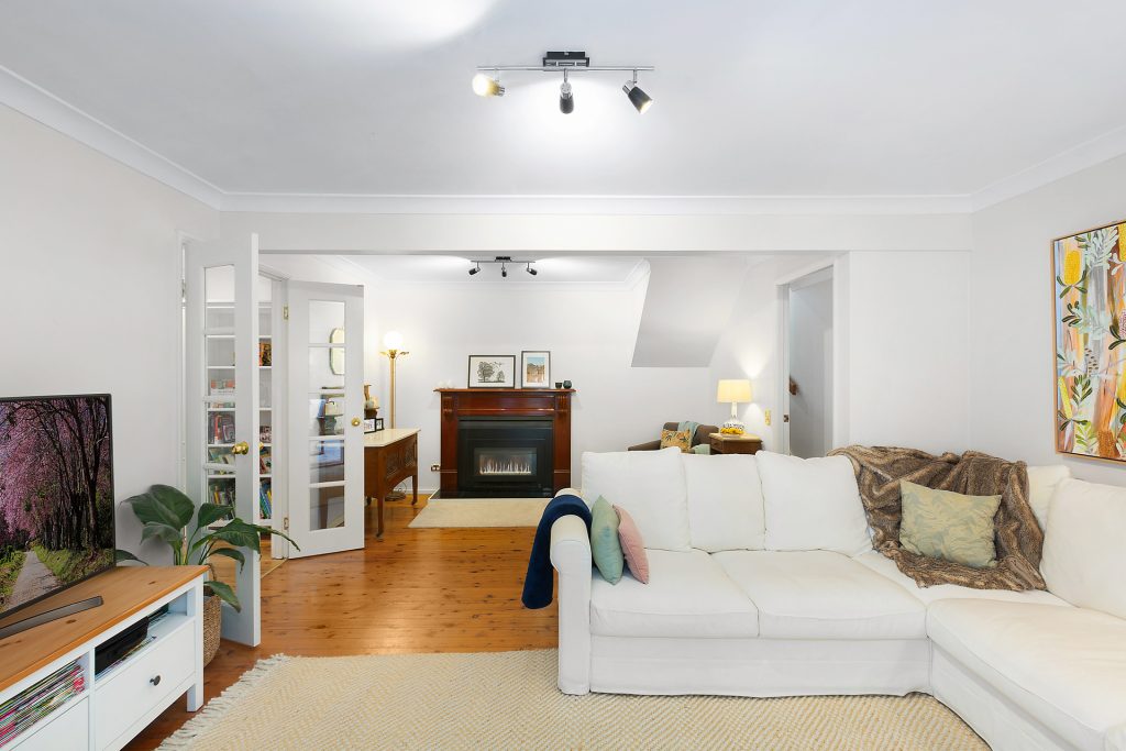 4B Paterson Road, Springwood NSW 2777 — photo 4