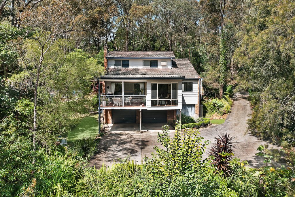 10 Pentlands Drive, Winmalee NSW 2777 — photo 12